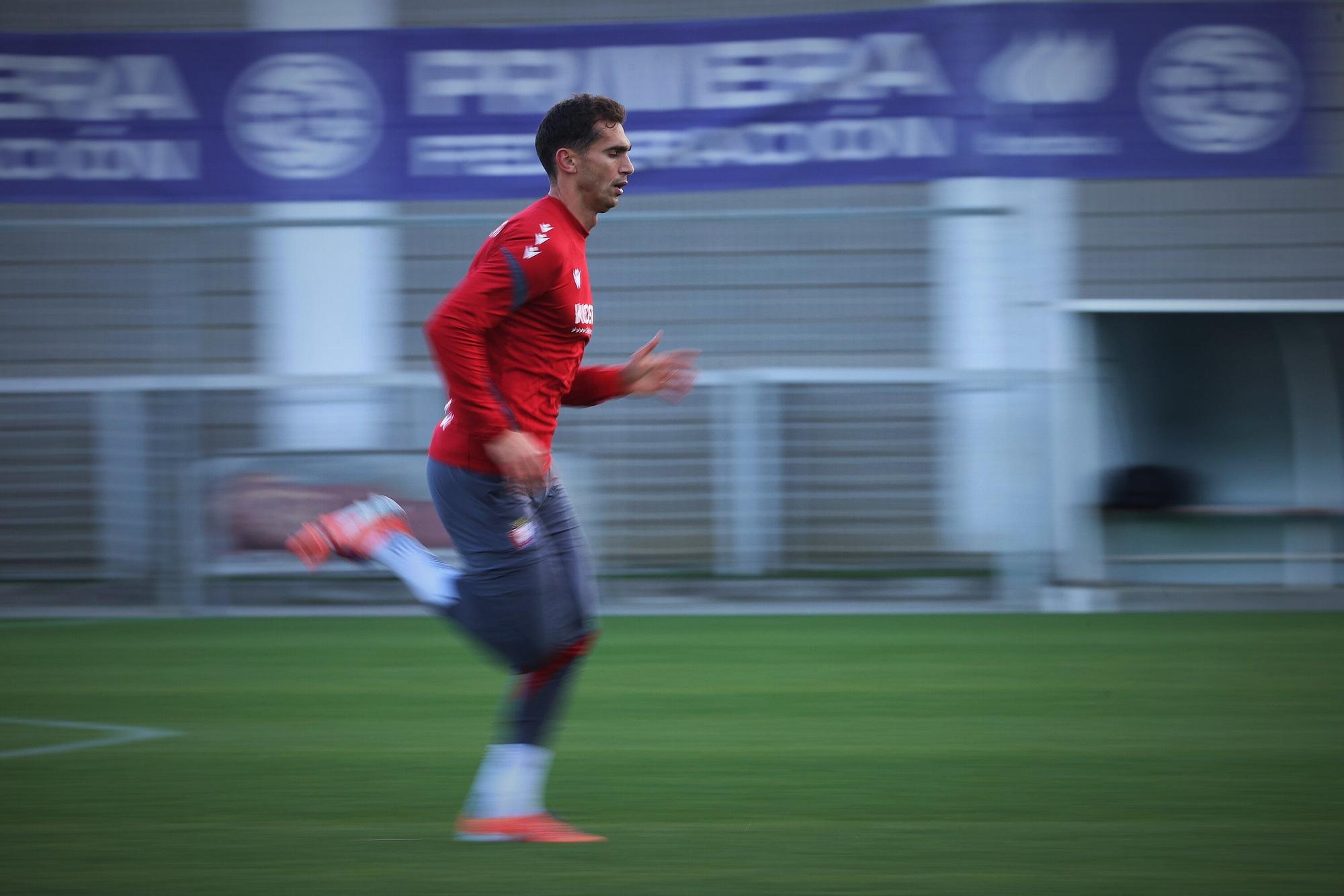 Fotos del entrenamiento de Osasuna (17/11/2025)