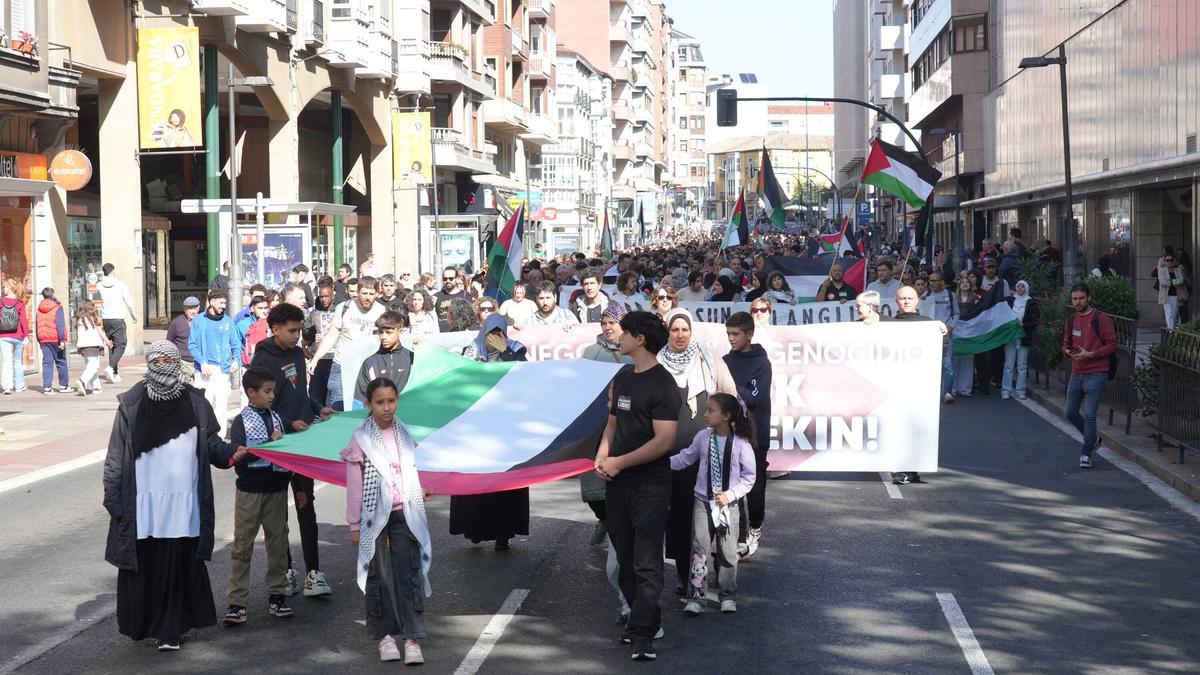 Manifestación en favor del pueblo de Gaza en Vitoria