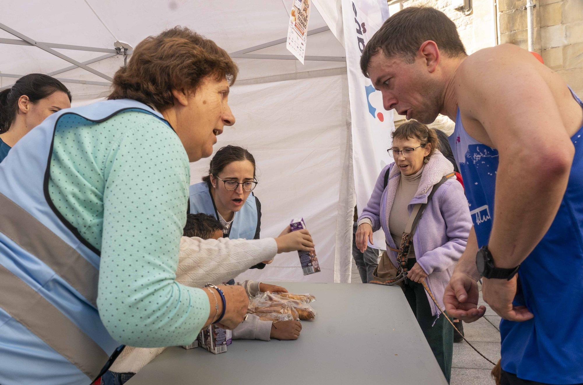 En imágenes: Un millar de corredores atraviesan la almendra