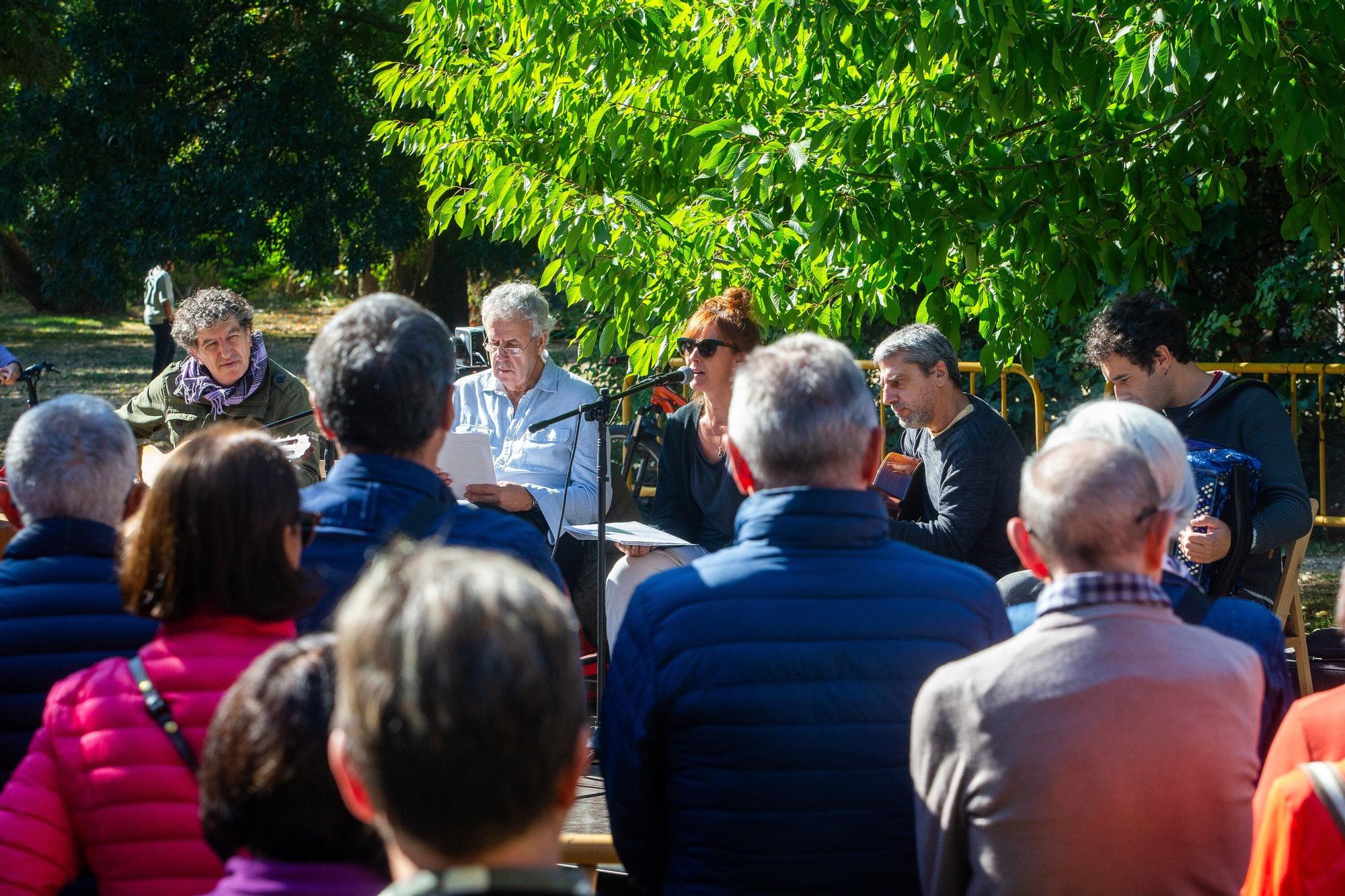 Inauguración del monumento en homenaje a las víctimas de la represión franquista en la Rochapea