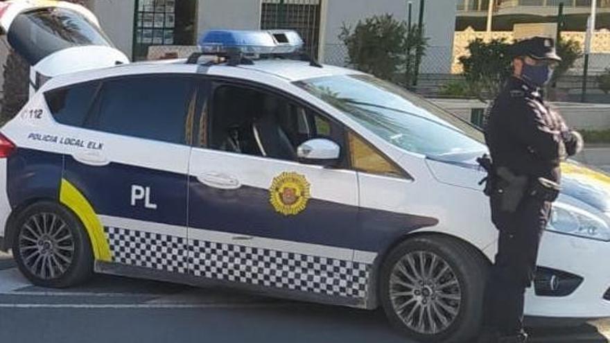 Imagen de una patrulla de la Policía local de Elche.