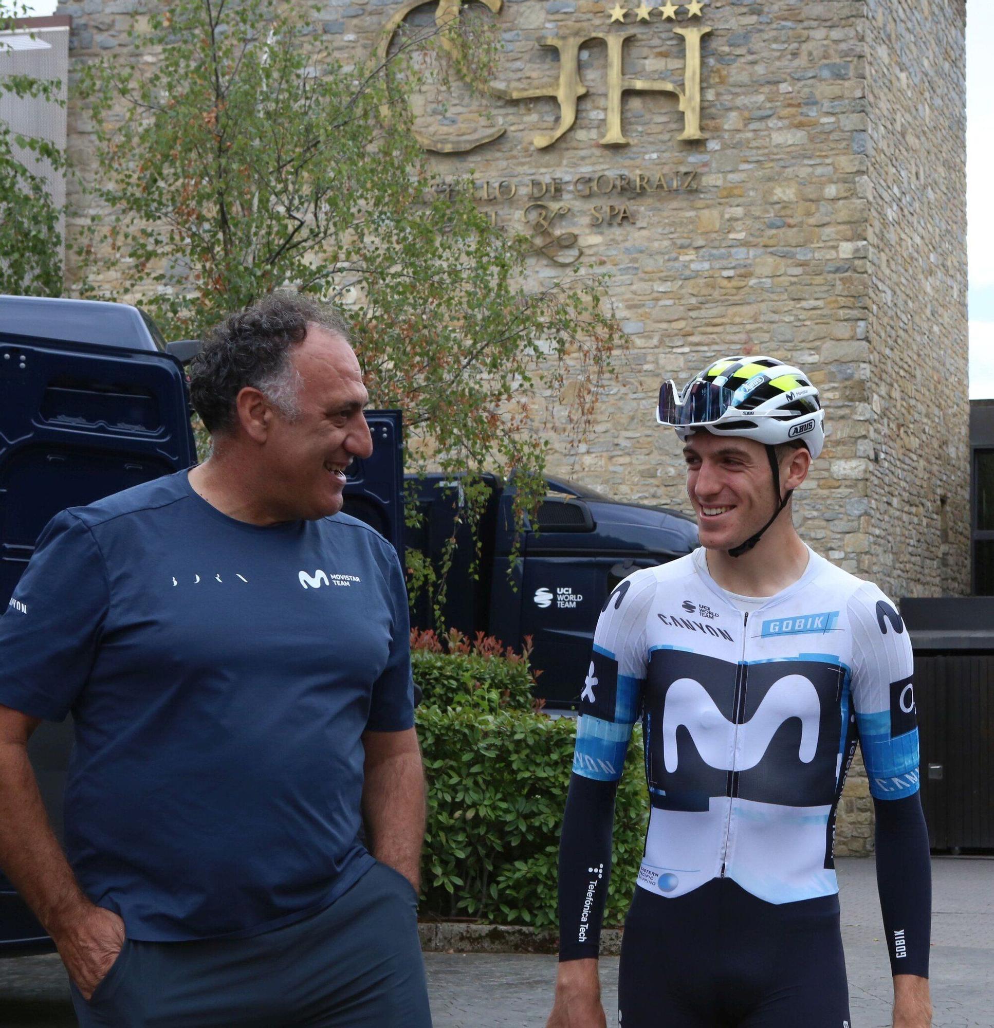 Movistar Team sale a rodar por la Comarca de Pamplona en la jornada de descanso de La Vuelta