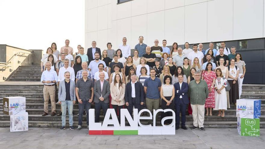 Lan munduan euskararen erabilera indartzeko Lanera enpresa sarea aktibatu du Jaurlaritzak