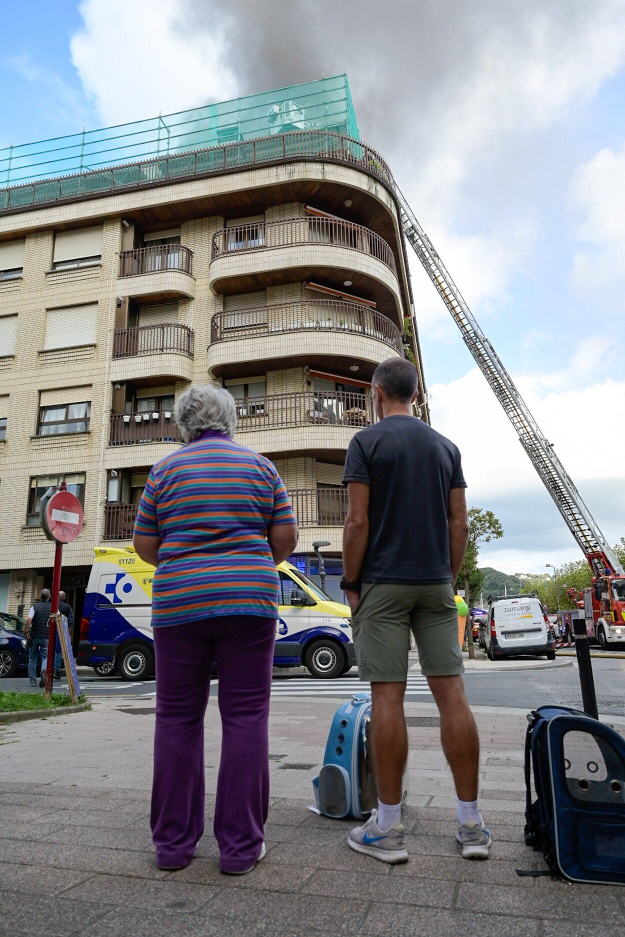 [Fotos] Se incendia un bloque de viviendas en Zumaia