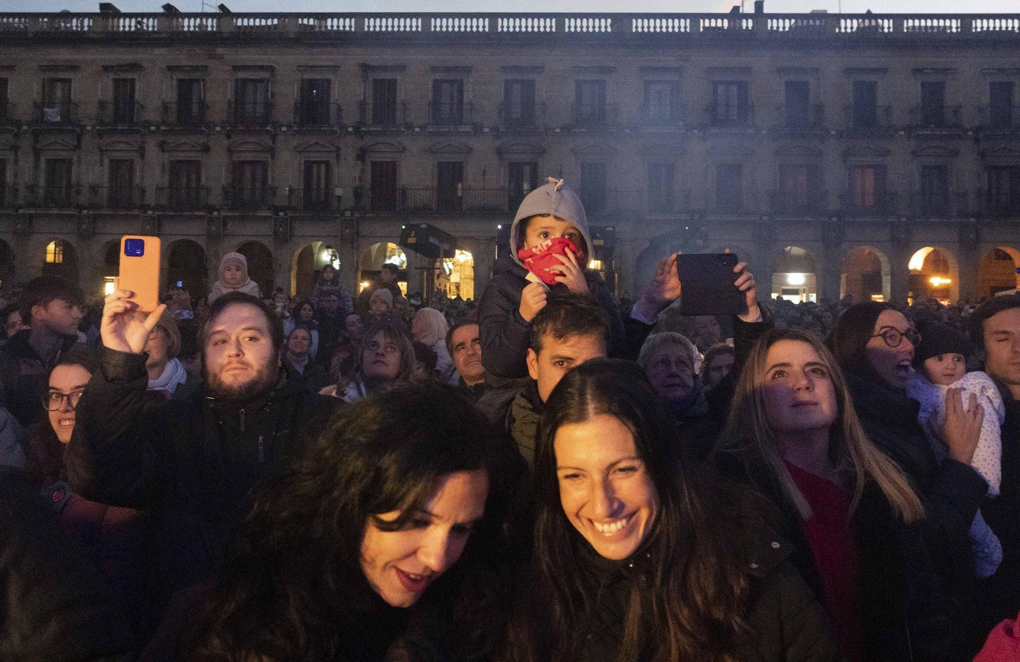 En imágenes:  Vitoria enciende su Navidad