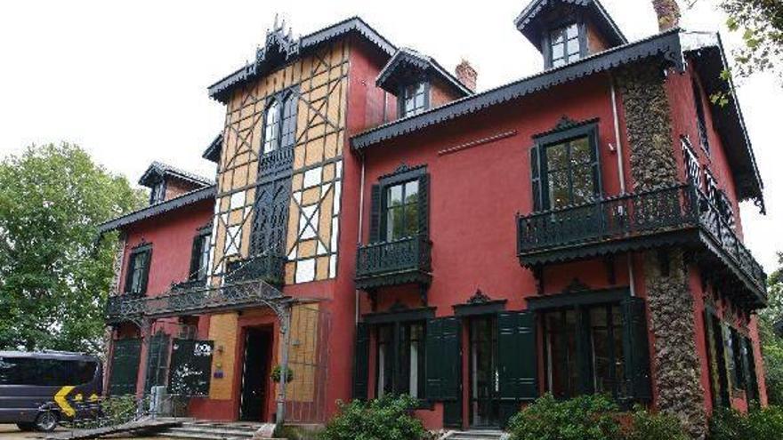 El PSE considera un &quot;despilfarro&quot;  crear un órgano similar a Cristina Enea