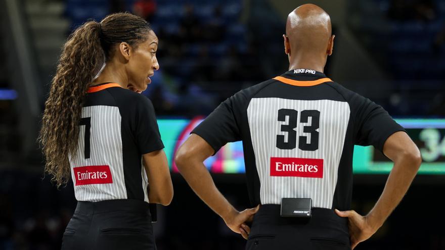 Juguetes sexuales en la cancha: la WNBA lidia con una indignante ola de interrupciones