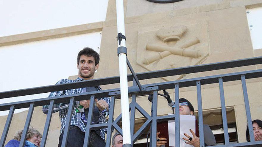 Javi Martínez, aclamado en Ayegui.