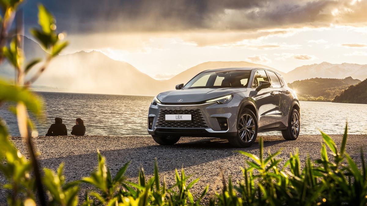 Cuatro de cada diez clientes de Lexus optan por el LBX