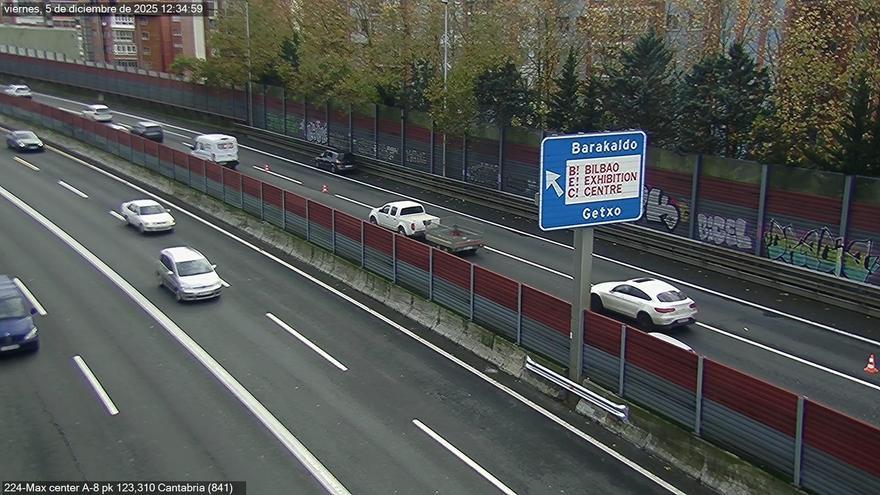 Retenciones en la A-8 dirección Bilbao por la avería de un vehículo