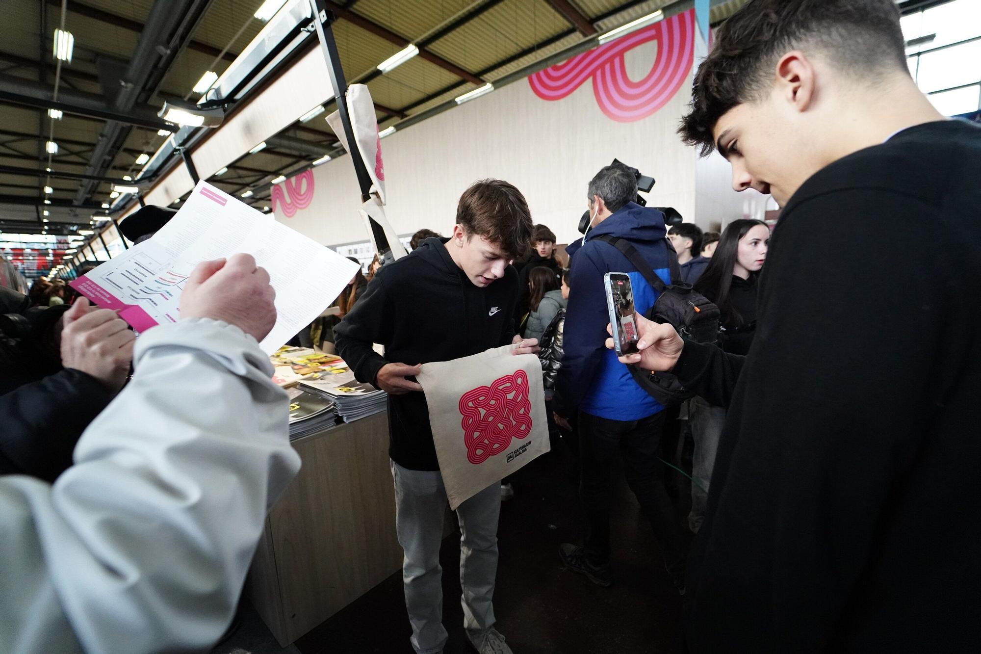 Durangoko Azoka: abre la cita cultural más importante con el Ikasle Eguna