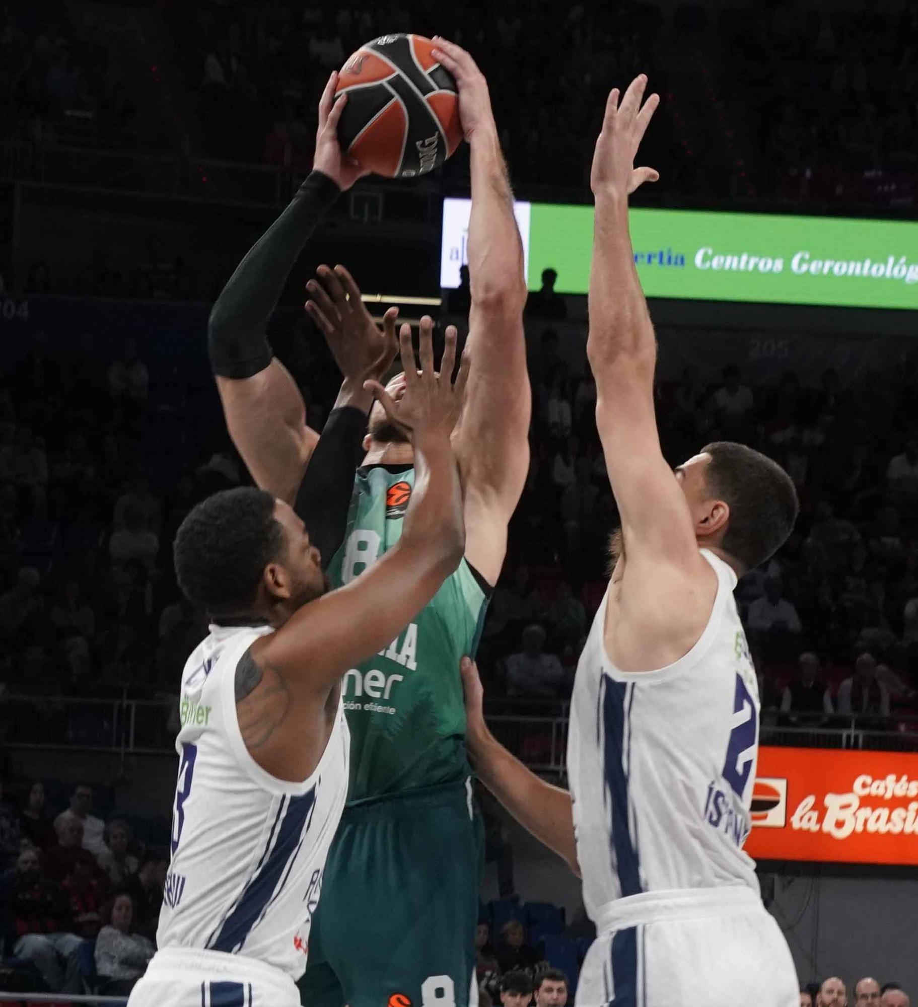 Las mejores imáganes del Baskonia 86-75 Anadolu Efes