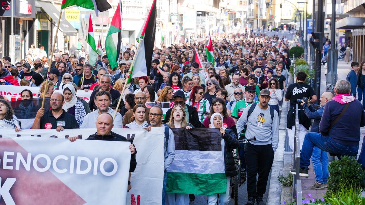 Manifestación en favor del pueblo de Gaza en Vitoria