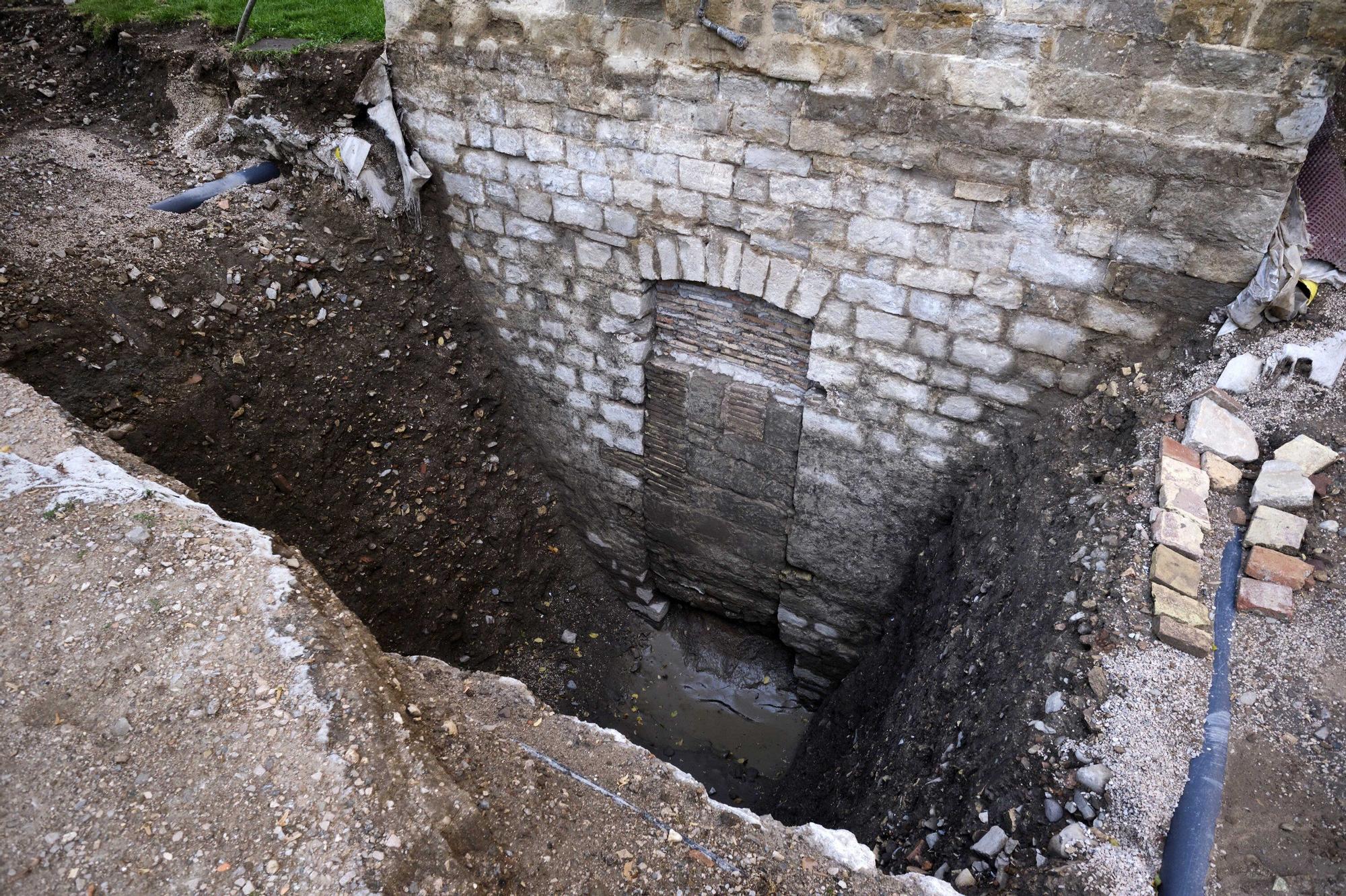 Excavación arqueológica en la trasera de la Catedral de Pamplona