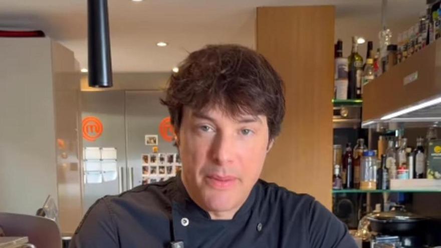 El cocinero con estrella Michelin, Jordi Cruz, cierra "la duda eterna" sobre cómo aliñar las ensaladas