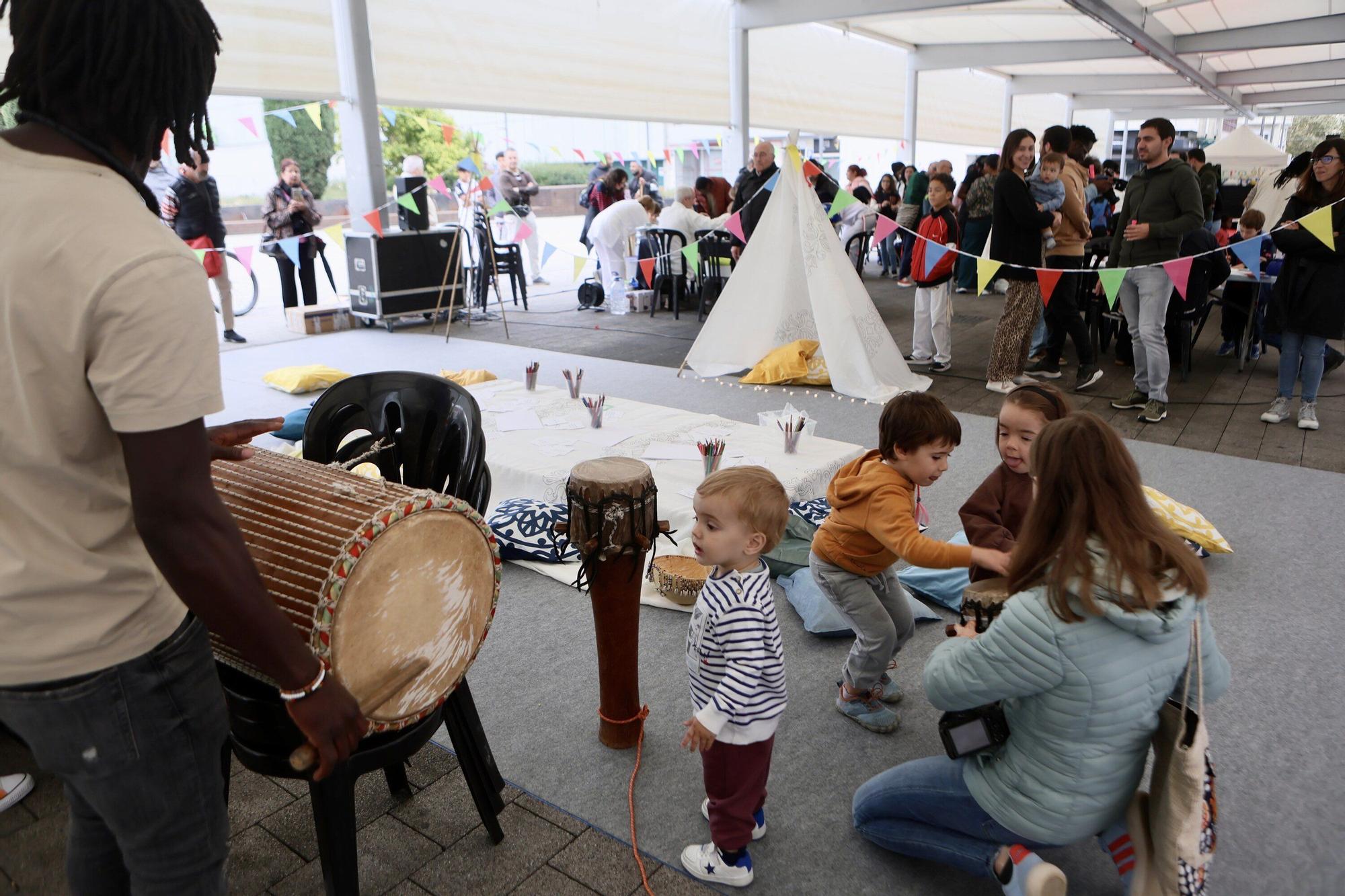 En imágenes: Encuentro intercultural en la plaza Santa Bárbara