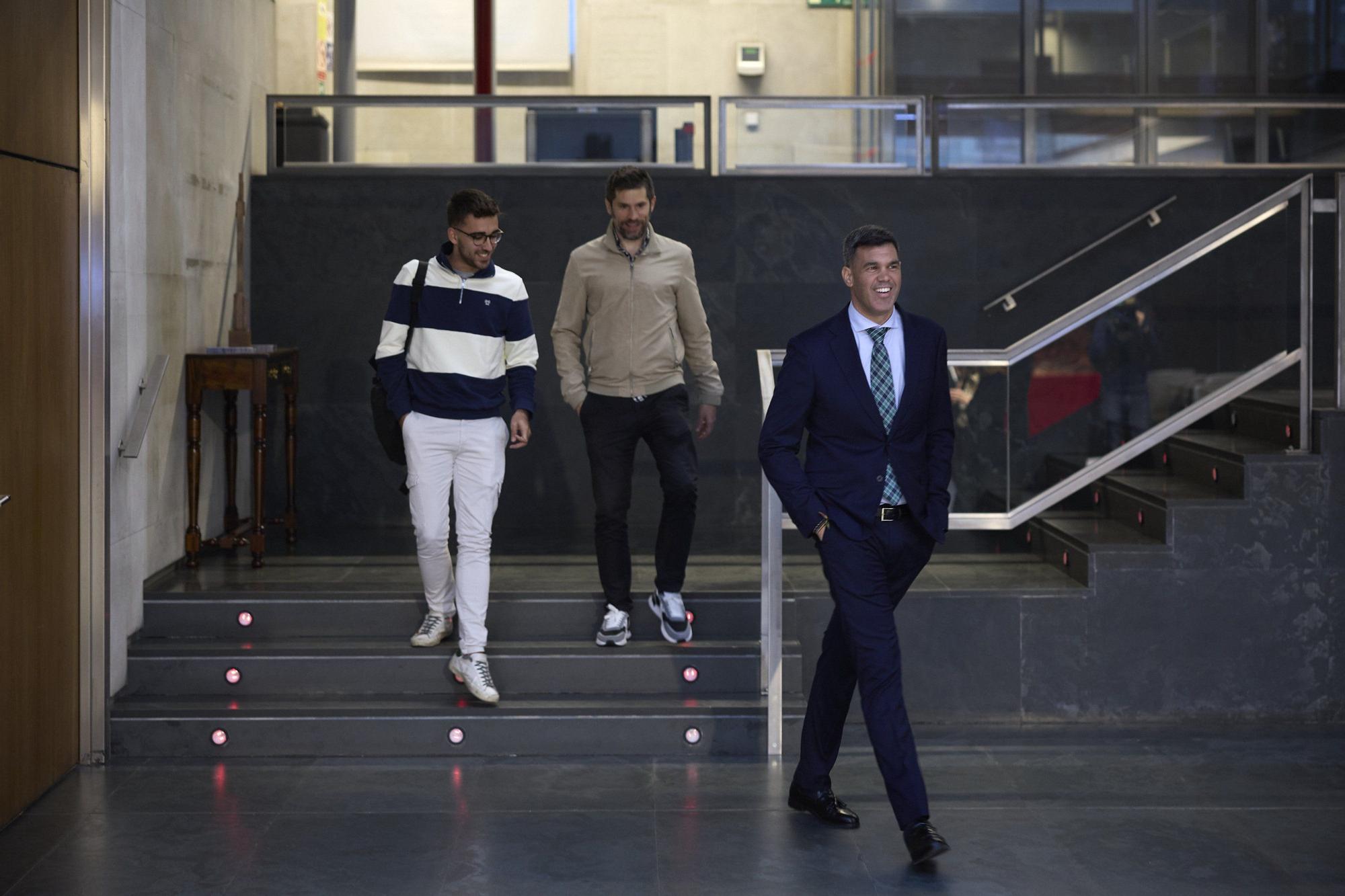 Fotos del pleno del Parlamento de Navarra (jueves 23 de octubre de 2025)