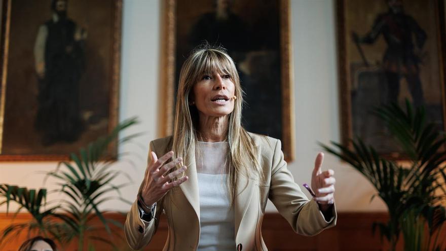 Begoña Gómez acude hoy ante el juez para ser informada de que si va a juicio por malversación la juzgará un jurado