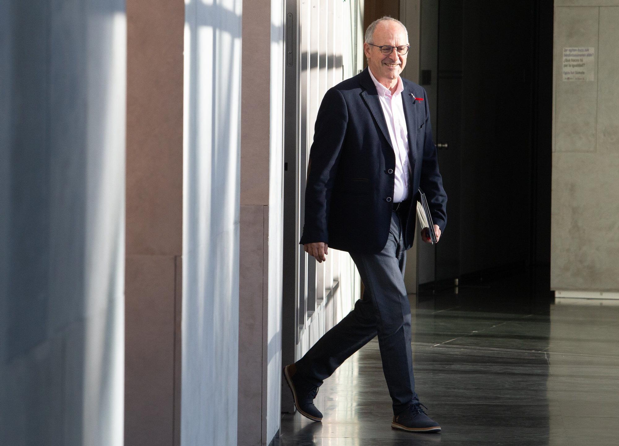 Fotos de la Mesa y Junta de Portavoces del Parlamento de Navarra