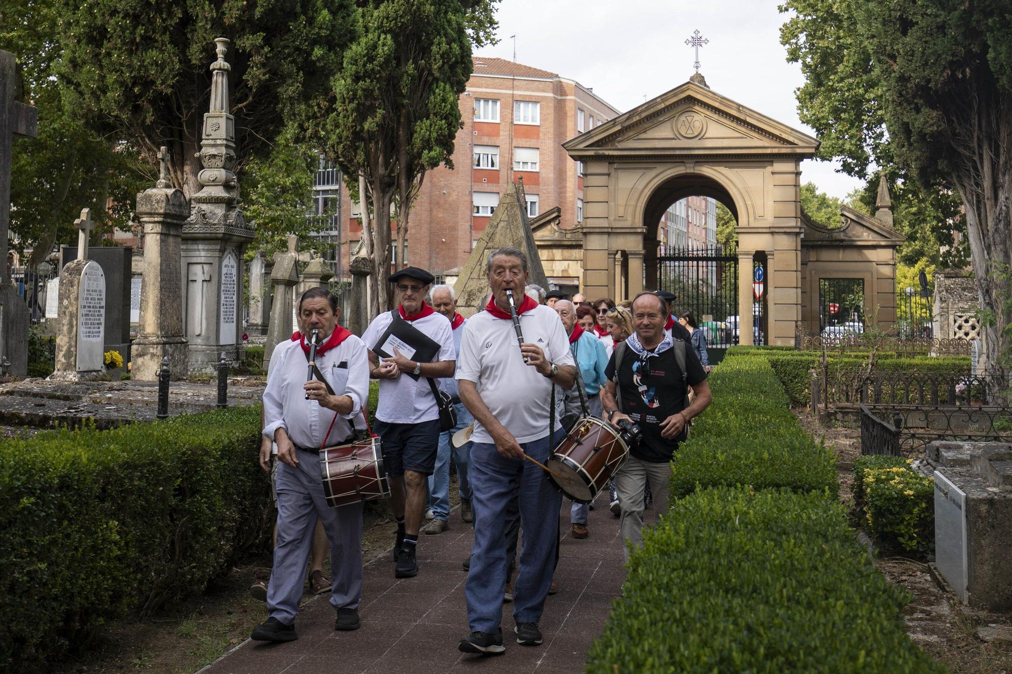 En imágenes: Homenaje en Santa Isabel a los celedones de oro fallecidos