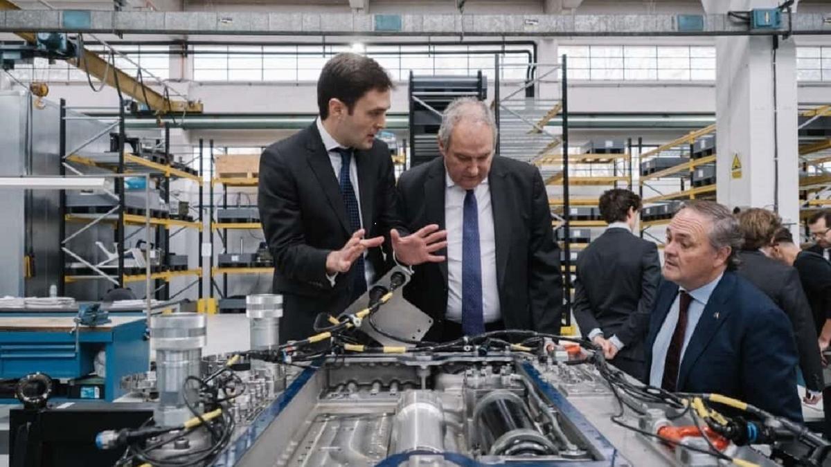 El ministro Jordi Hereu durante su visita a Sapa.