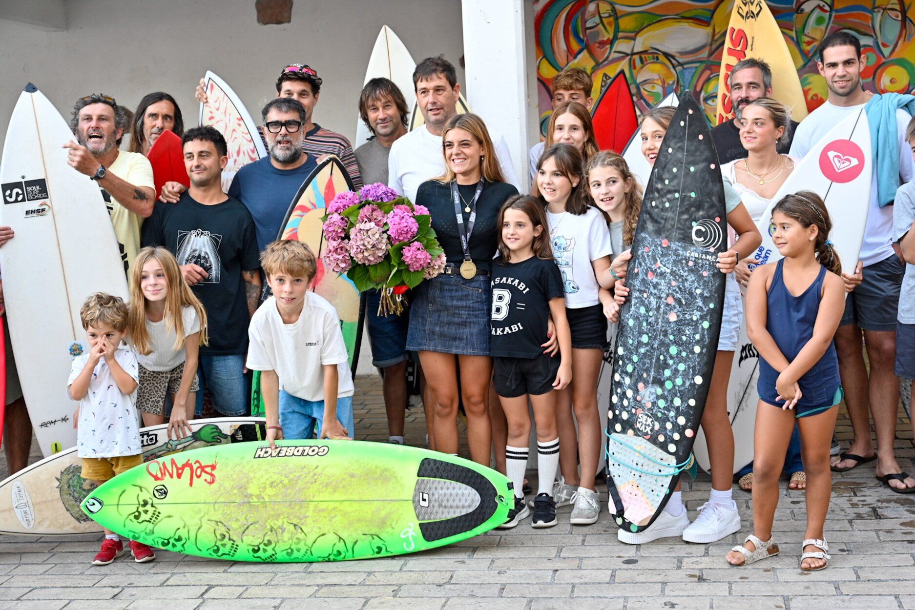 Zumaia rinde un emocionante homenaje a la campeona del mundo Janire Gonzalez Etxabarri