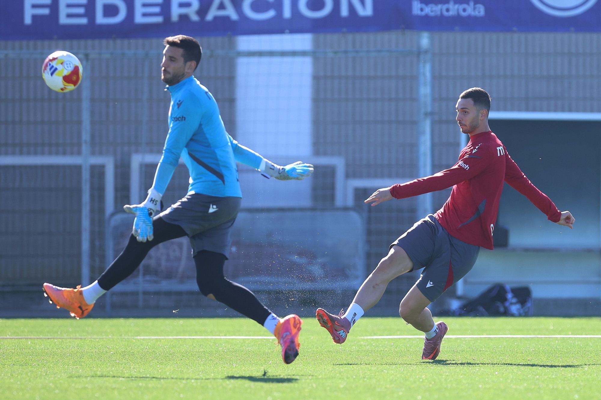 Fotos del entrenamiento de Ossuna (martes 28 de octubre de 2025)