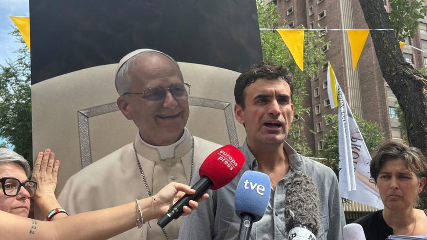 Una víctima de abusos simula reunirse con el papa León XIV: 