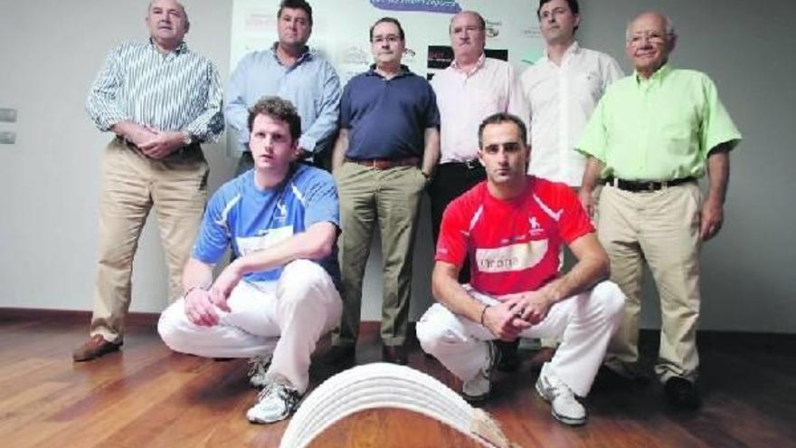 Representantes de la hostelería y de Galarreta, ayer.