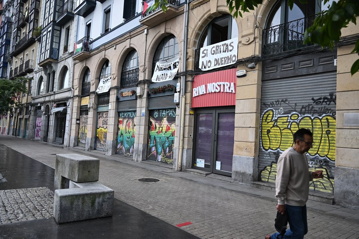 Vecinos de Marzana reivindican su derecho a descansar frente al ruido de terrazas y bares