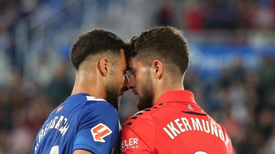 Iker Muñoz choca con Abde / Javier Bergasa / Javier Bergasa