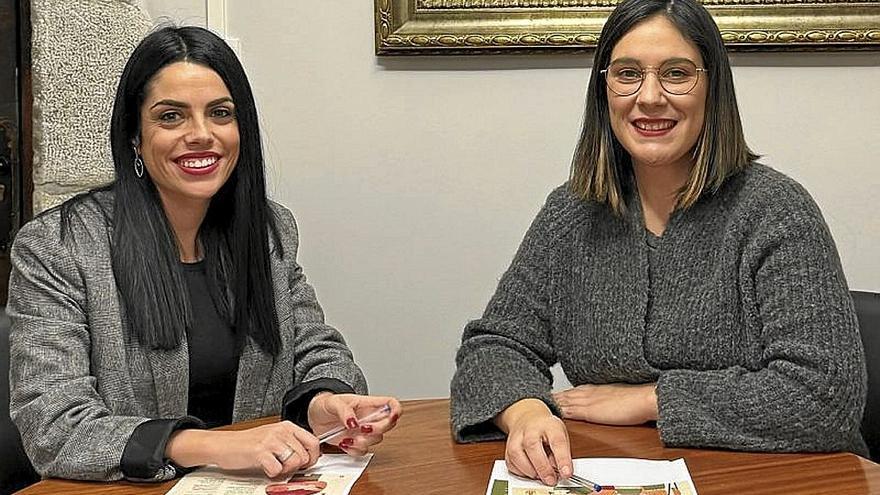 Ariana Nogales y Maialen Gurrutxaga presentaron el plan.  | FOTO: A.Z.