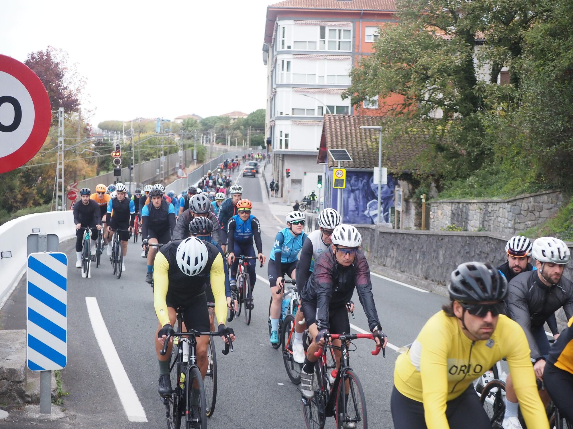 Fiesta ciclista en Deba
