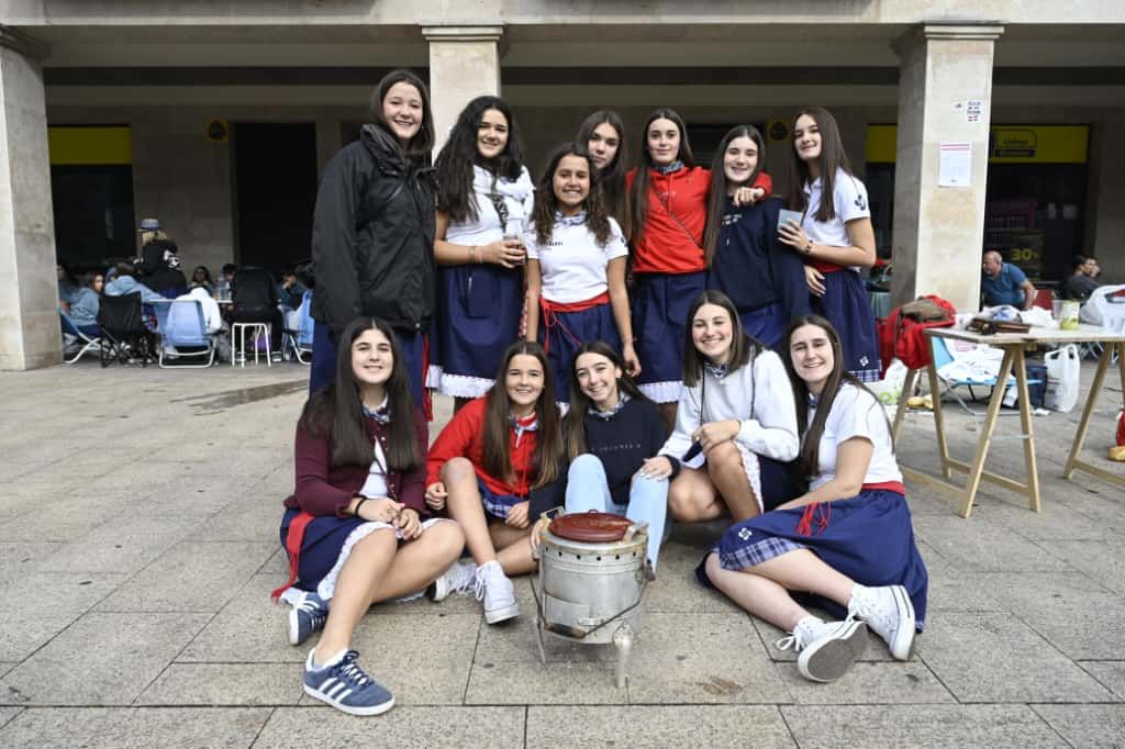 Las putxeras humean en Balmaseda en homenaje al tren de La Robla