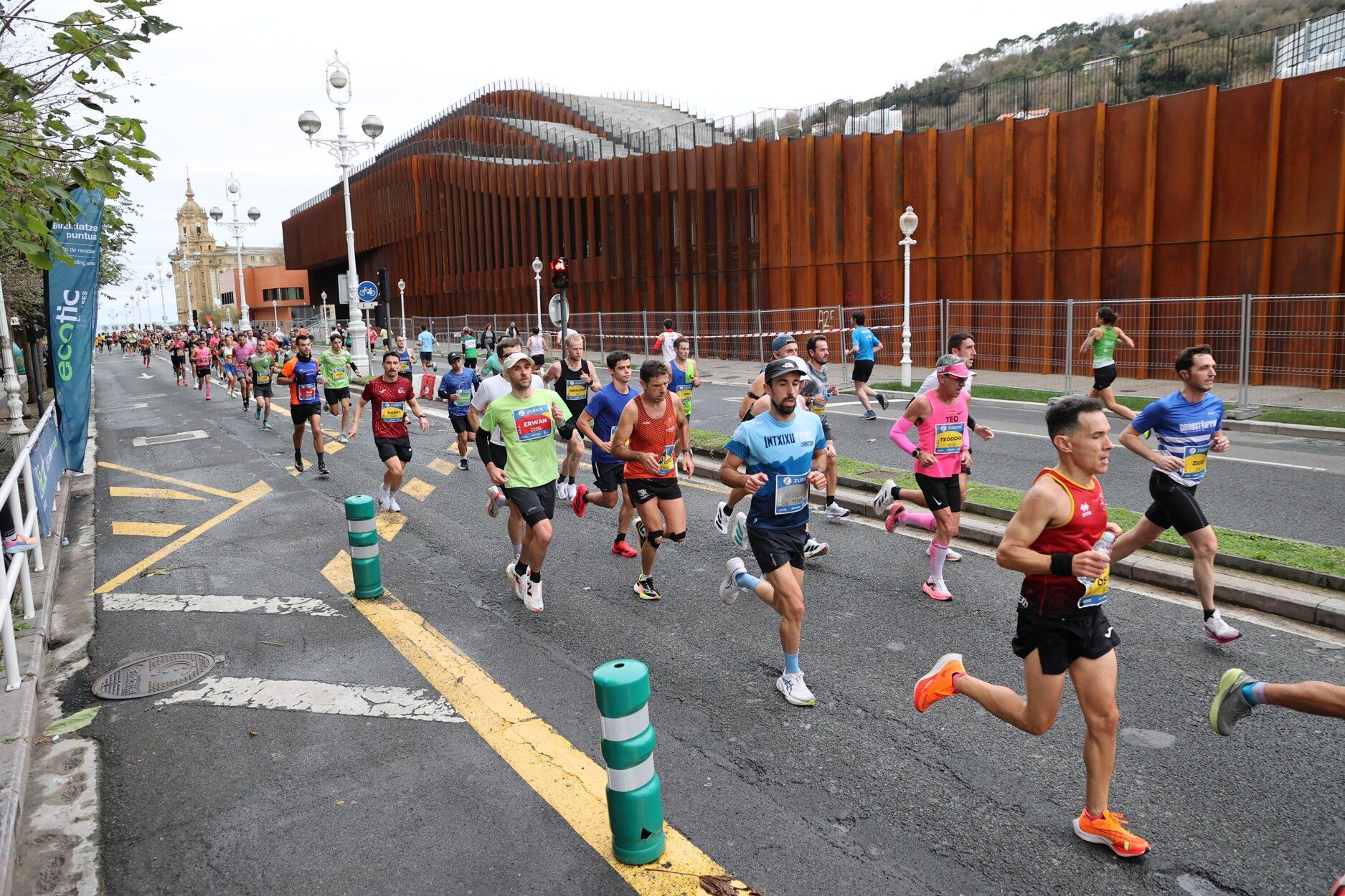La 46 edición de la Maratón de San Sebastián, en imágenes