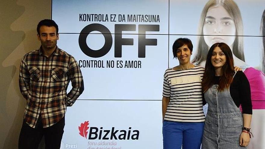 Asier Otxandio, Maitane Leizaola y Ane Barrenetxea, en la presentación de la campaña.