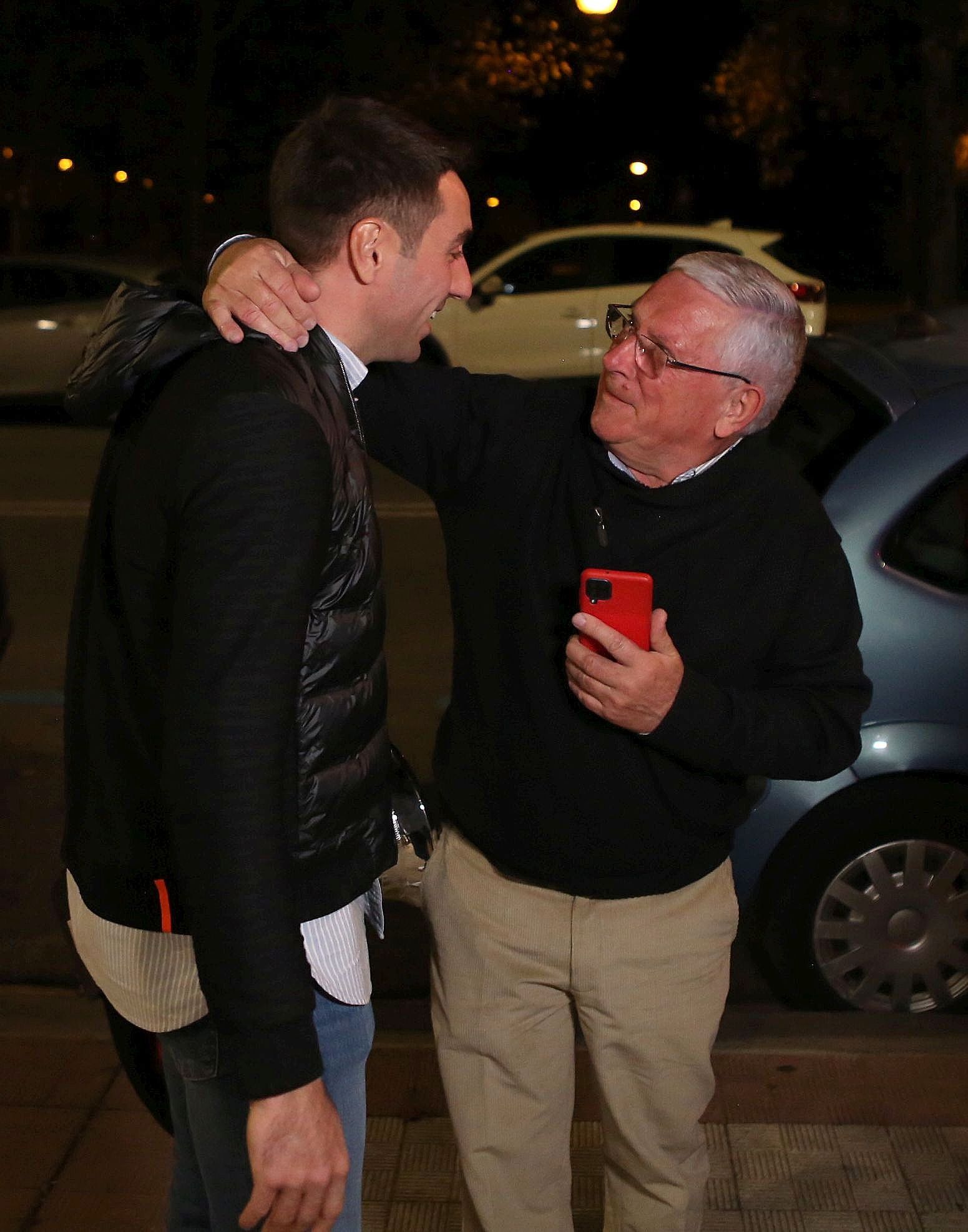 Fotos de la celebración de Peio Etxeberria tras lograr su primera txapela del Cuatro y Medio