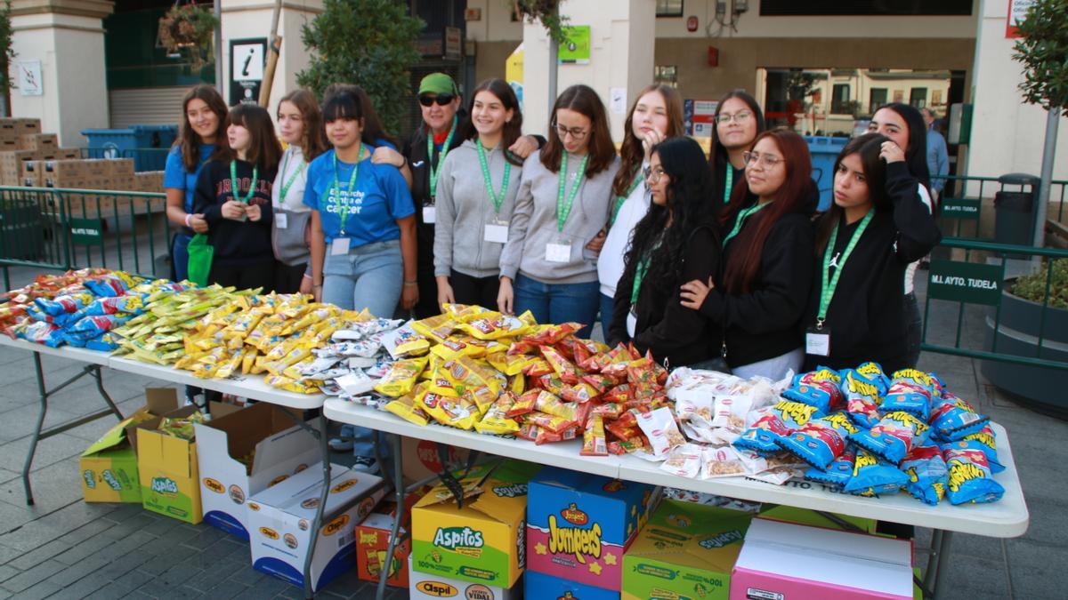 Algunos de los voluntarios que han ayudado en la organización.