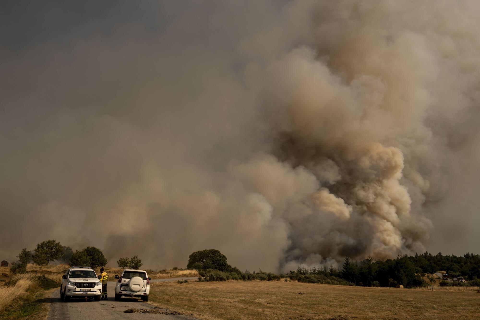 Incendios en Ourense: labores de extinción en un nuevo fuego declarado en A Gudiña