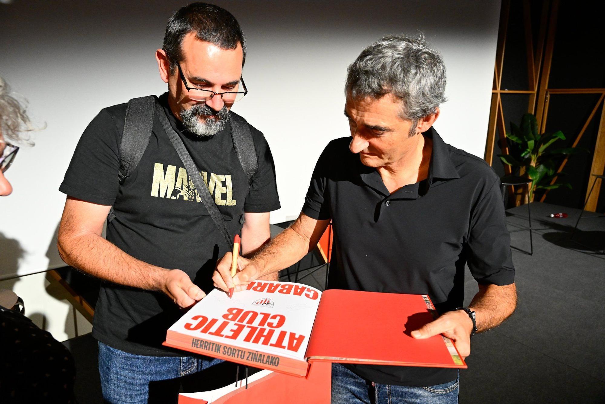 En imágenes: presentación del libro sobre la gabarra