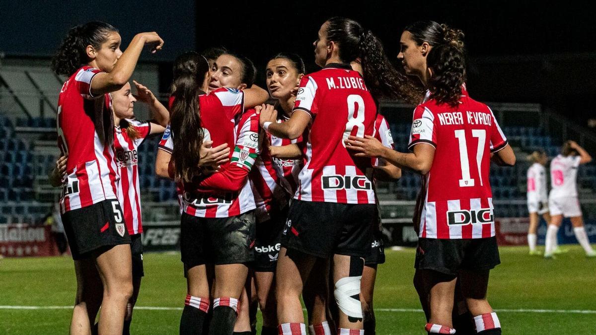 Las jugadoras del Athletic celebran el segundo gol en el encuentro de este sábado.