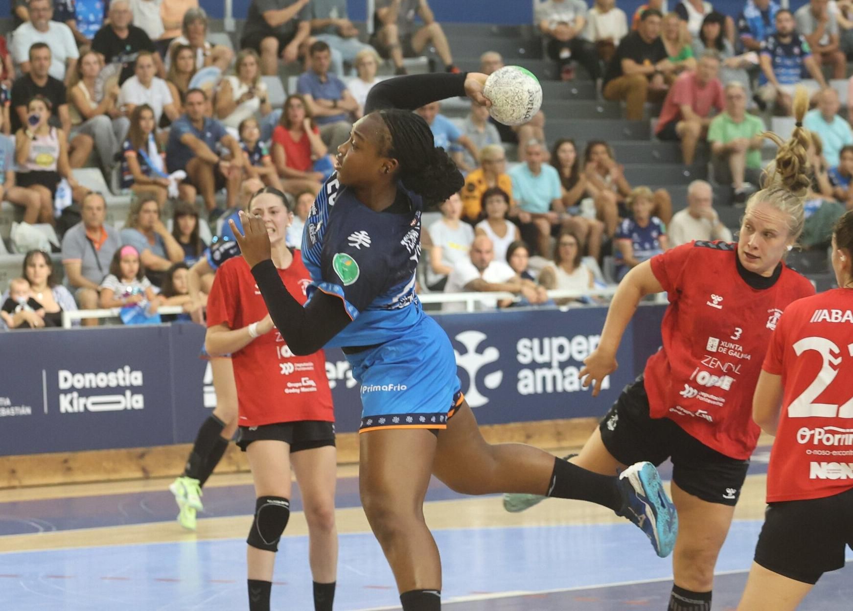 Lyndie Tchaptchet, en el primer partido de Liga ante el Porriño de hace unos días.