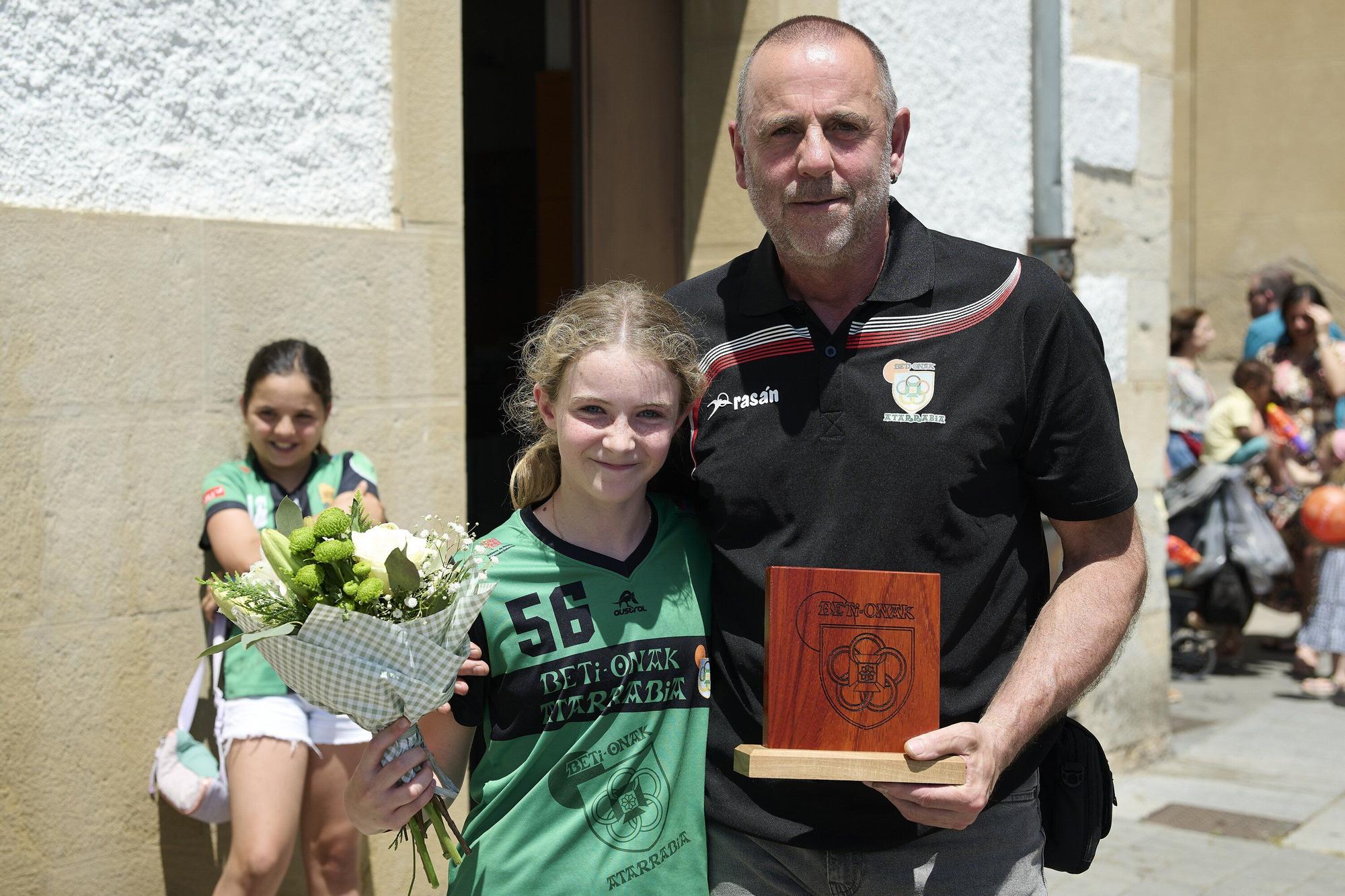 El Club Deportivo Beti Onak celebra su día entre homenajes