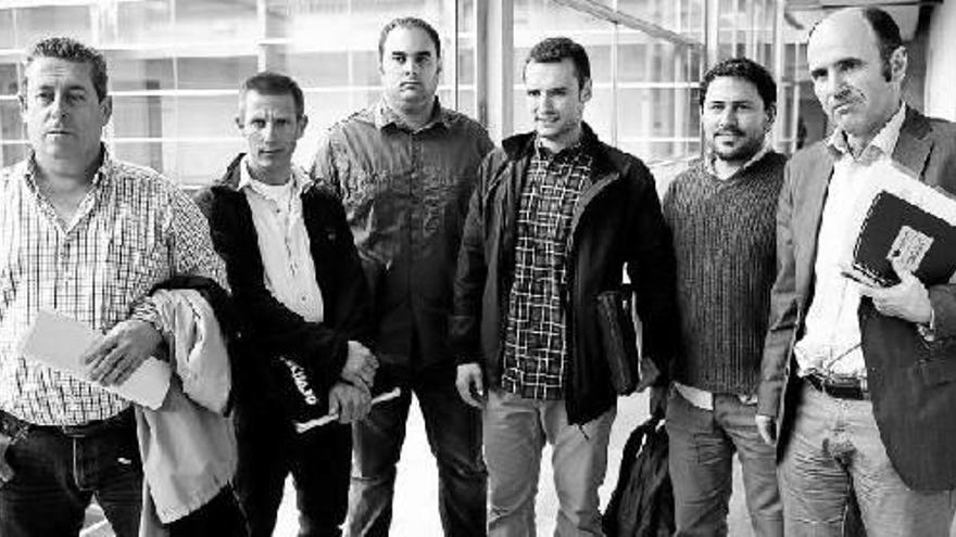 Román Echarri (CCOO), Juan Pedro Martínez y Javier Gogorcena (UGT) y Mikel Octavio y Xabier Comas (ELA), con Manu Ayerdi.