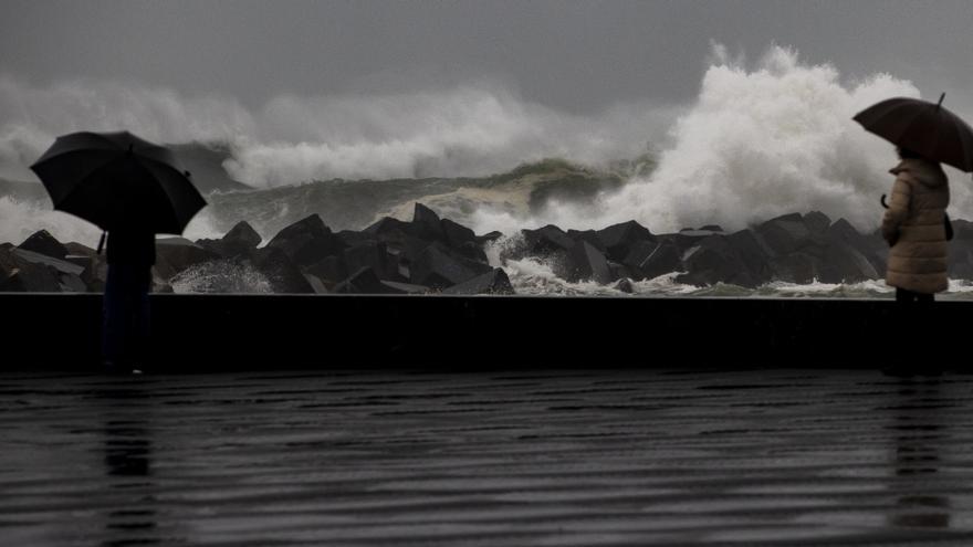 Euskadi afronta once avisos amarillos y dos alertas naranjas por mal tiempo hasta el miércoles