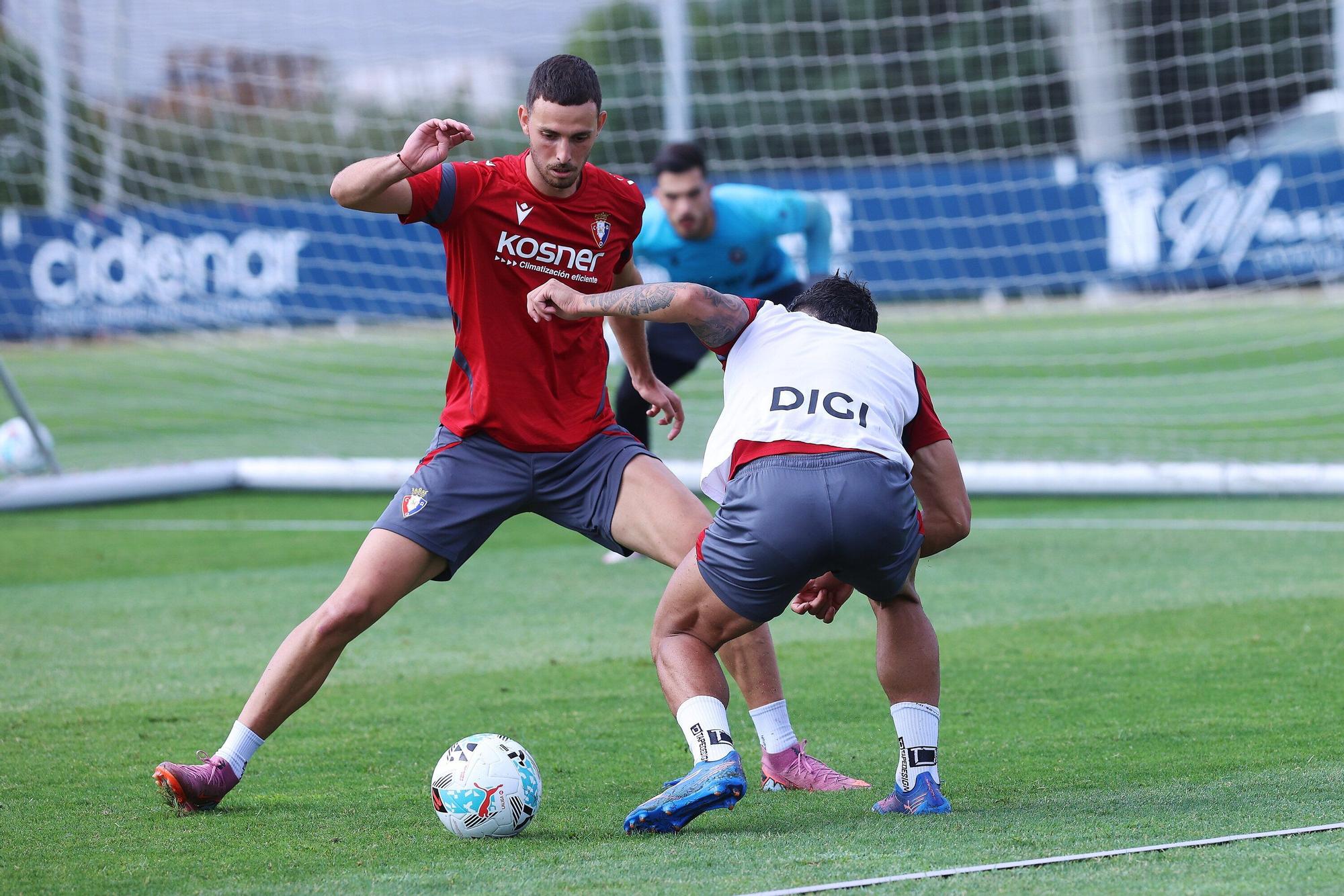 Fotos del entrenamiento de Osasuna (lunes 1 de septiembre de 2025)
