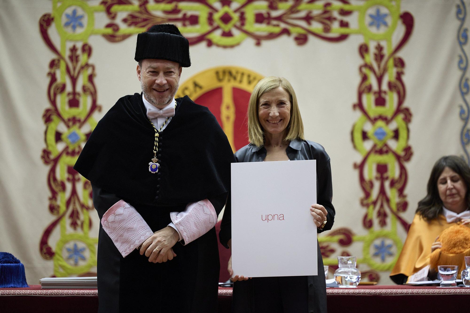 Fotos del homenaje de la UPNA a las personas que llevan 25 años trabajando en la Universidad