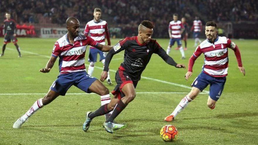 Un sólido Celta vence con facilidad al inofensivo Granada (0-2)