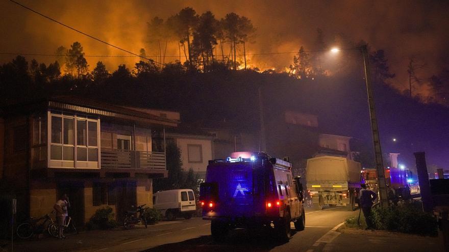 Galicia vive 24 horas de avances favorables de los incendios, con cuatro estabilizados el sábado