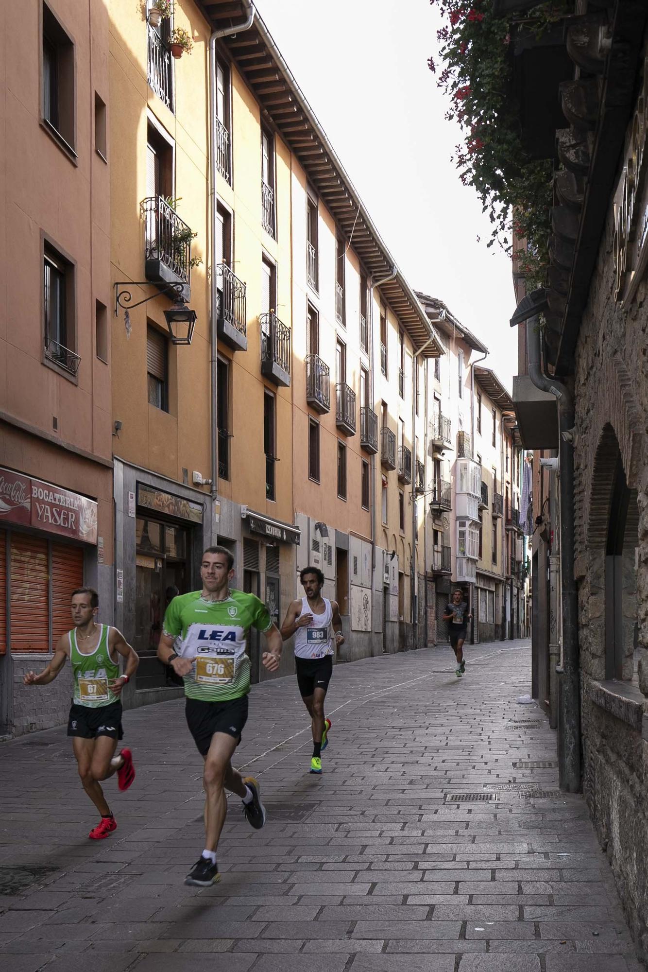 En imágenes: Miles de personas participan en La Conquista de la Almendra
